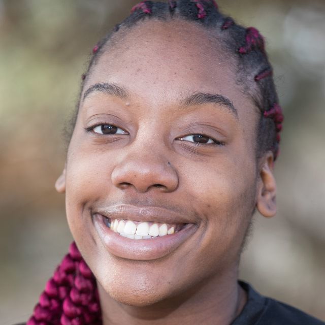 Dariauna Lewis